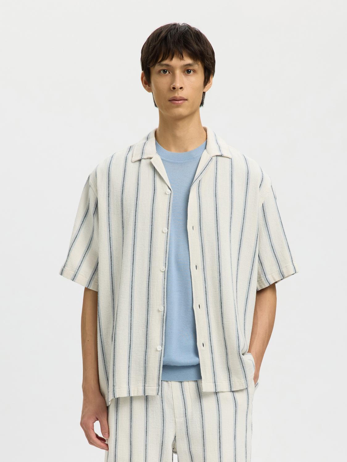 model_shot-front
